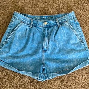 American Eagle Mom Shorts! Looser Fit, Stretchy.